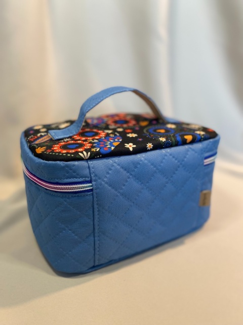 Kosmetyczka czaszki i błękit rozmiar M