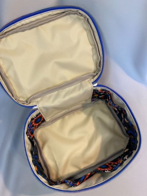 Kosmetyczka czaszki i błękit rozmiar M