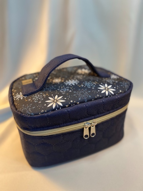 Kosmetyczka gwiazdki i błękit rozmiar M