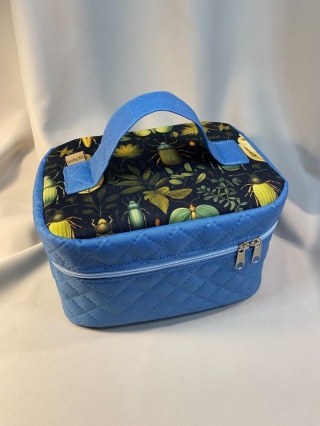 Kosmetyczka robaczki i błękit rozmiar M
