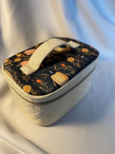 Kosmetyczka waniliowe żuczki M - NA ZAMÓWIENIE