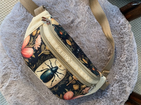 Nerka z tkanin wodoodpornych Żuczki i wanilia rozmiar M - NA ZAMÓWIENIE