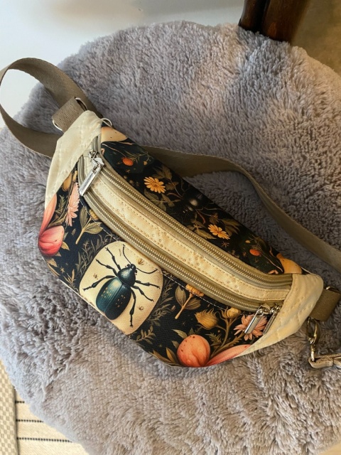 Nerka z tkanin wodoodpornych Żuczki i wanilia rozmiar M - NA ZAMÓWIENIE