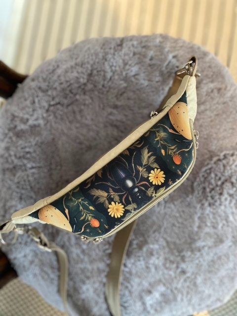 Nerka z tkanin wodoodpornych Żuczki i wanilia rozmiar M - NA ZAMÓWIENIE