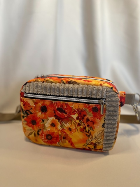 Saszetka biodrowa Tami w kwiaty