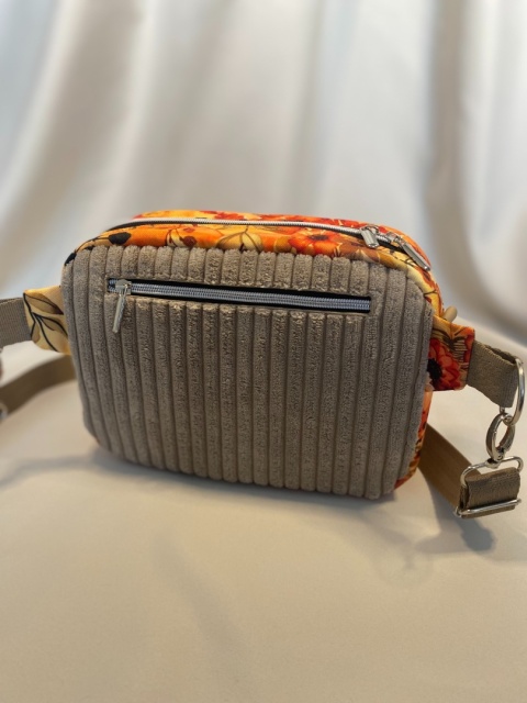 Saszetka biodrowa Tami w kwiaty