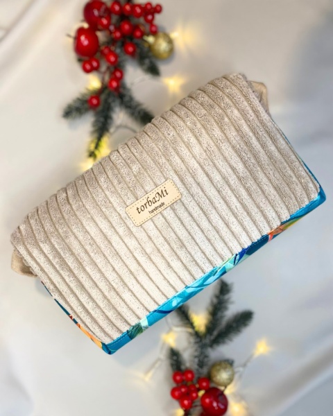 Kosmetyczka z weluru i prążka