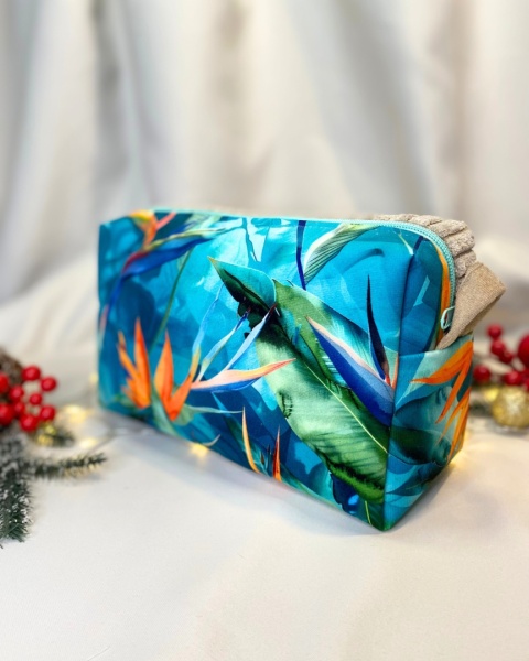 Kosmetyczka z weluru i prążka