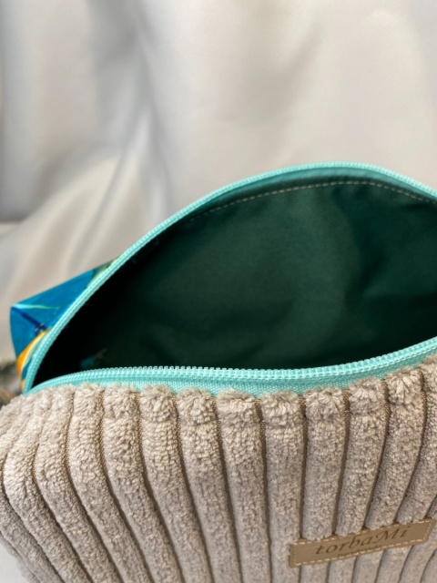 Kosmetyczka z weluru i prążka