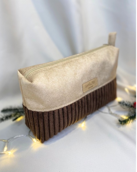 Kosmetyczka z weluru i prążka