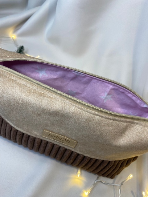 Kosmetyczka z weluru i prążka