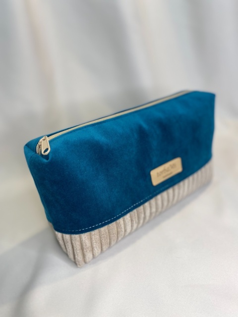 Kosmetyczka z weluru i prążka
