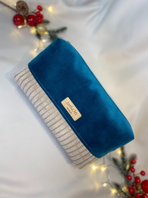 Kosmetyczka z weluru i prążka