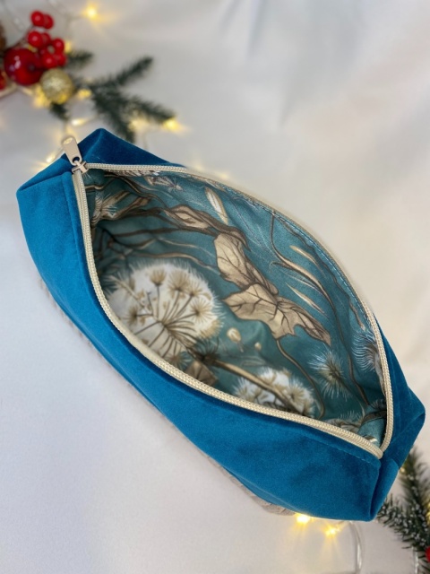 Kosmetyczka z weluru i prążka