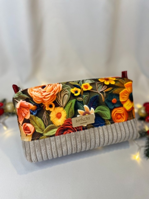 Kosmetyczka z weluru i prążka