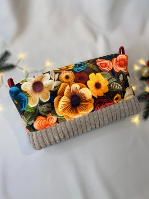 Kosmetyczka z weluru i prążka