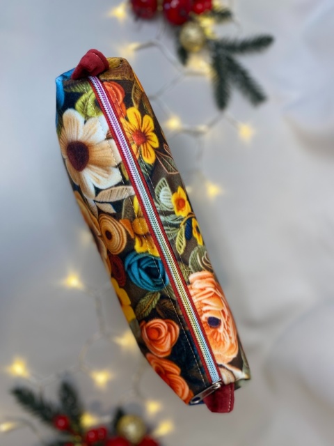 Kosmetyczka z weluru i prążka