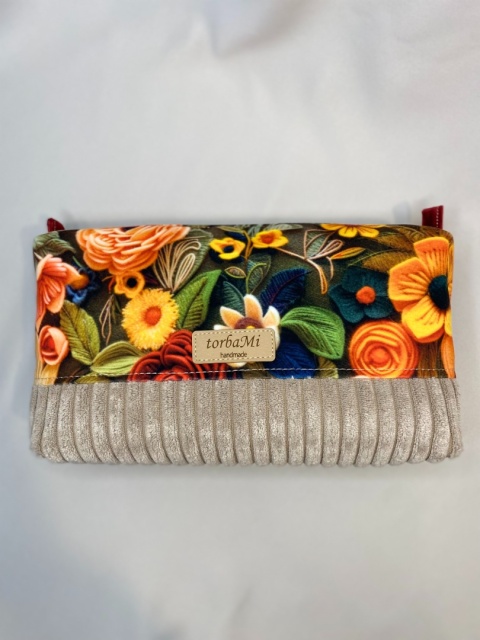 Kosmetyczka z weluru i prążka