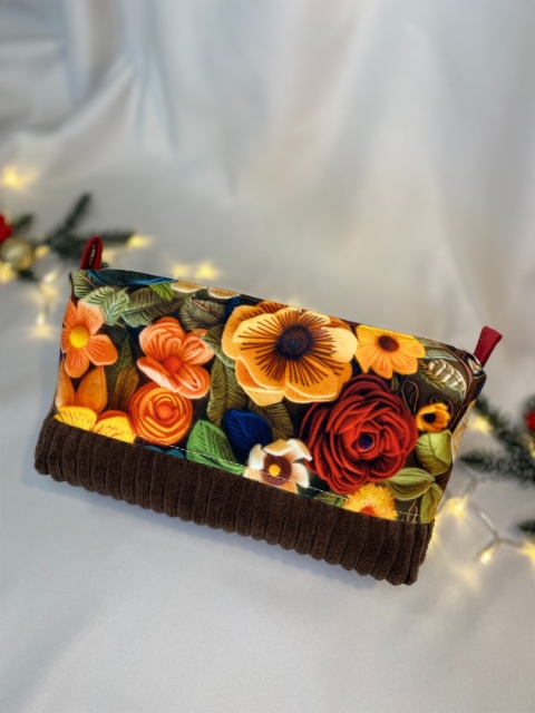 Kosmetyczka z weluru i prążka