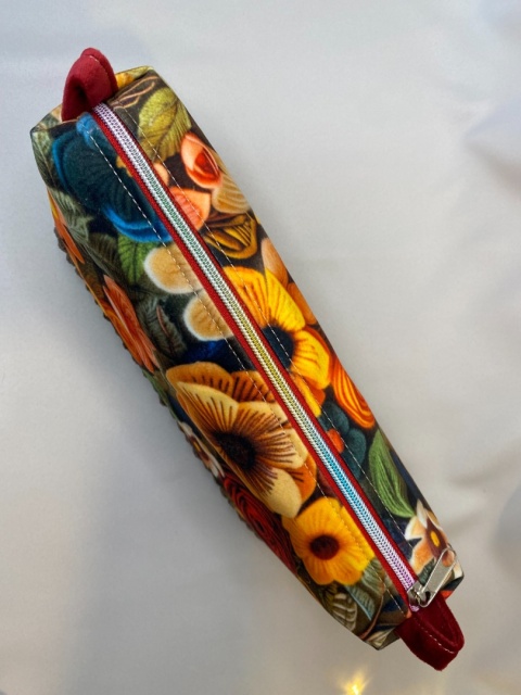 Kosmetyczka z weluru i prążka