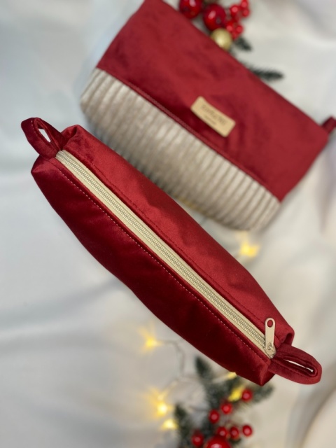 Kosmetyczka z weluru i prążka