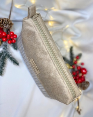 Saszetka z weluru i prążka