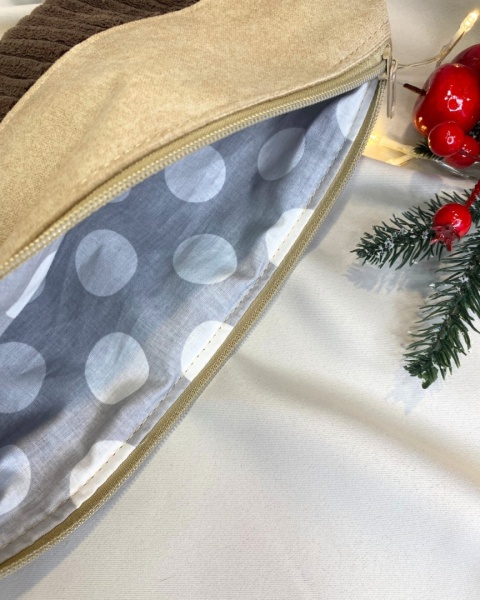 Saszetka z weluru i prążka